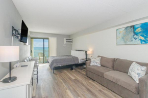 Beautiful Oceanfront Queen Suite-Recently Updated! Sea Mist 20407